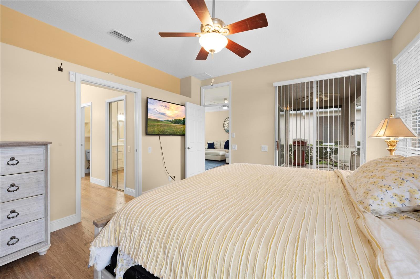 Listing photo id 27 for 15004 Middle Fairway Drive