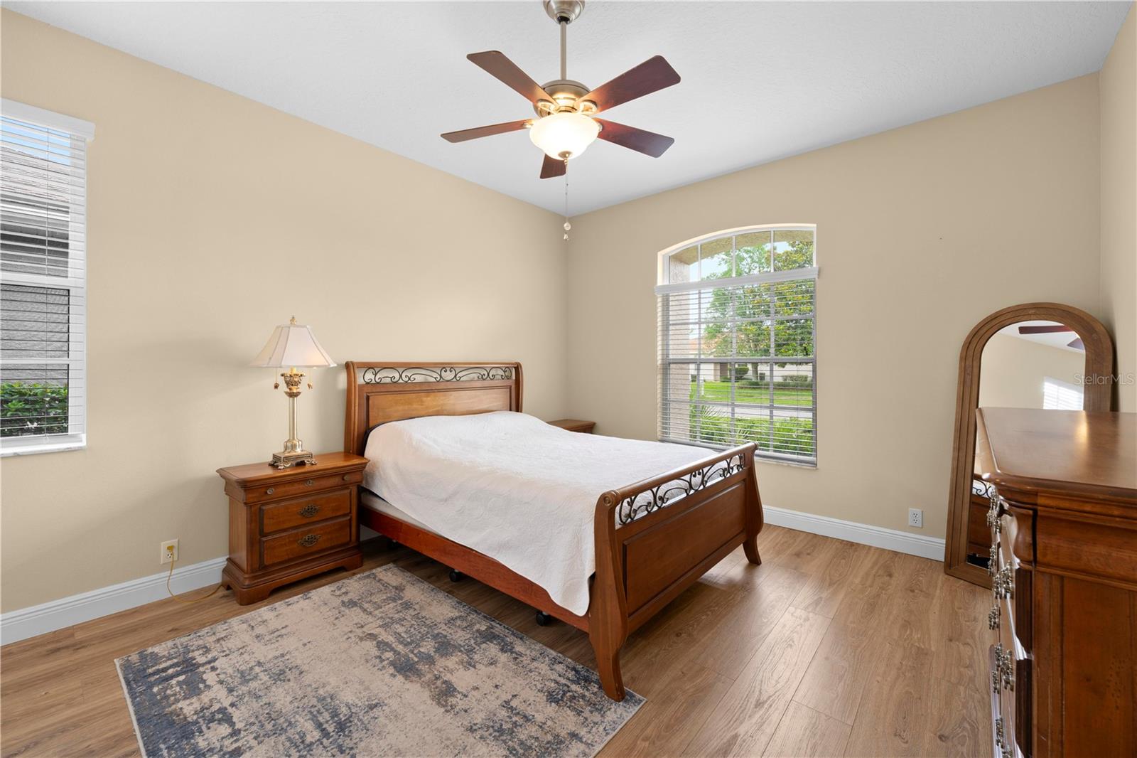 Listing photo id 31 for 15004 Middle Fairway Drive