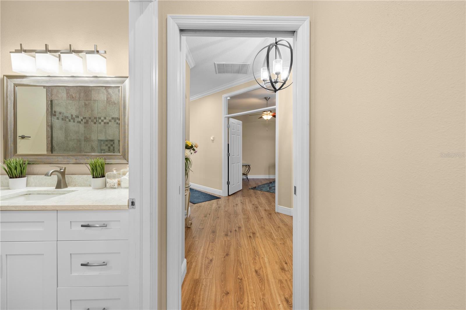 Listing photo id 33 for 15004 Middle Fairway Drive