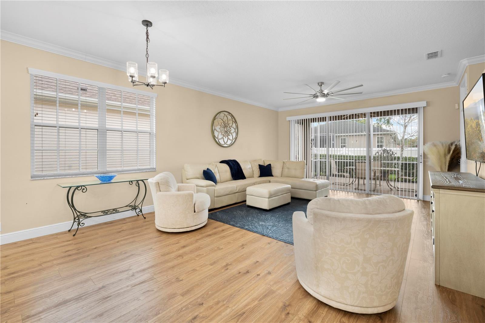 Listing photo id 6 for 15004 Middle Fairway Drive