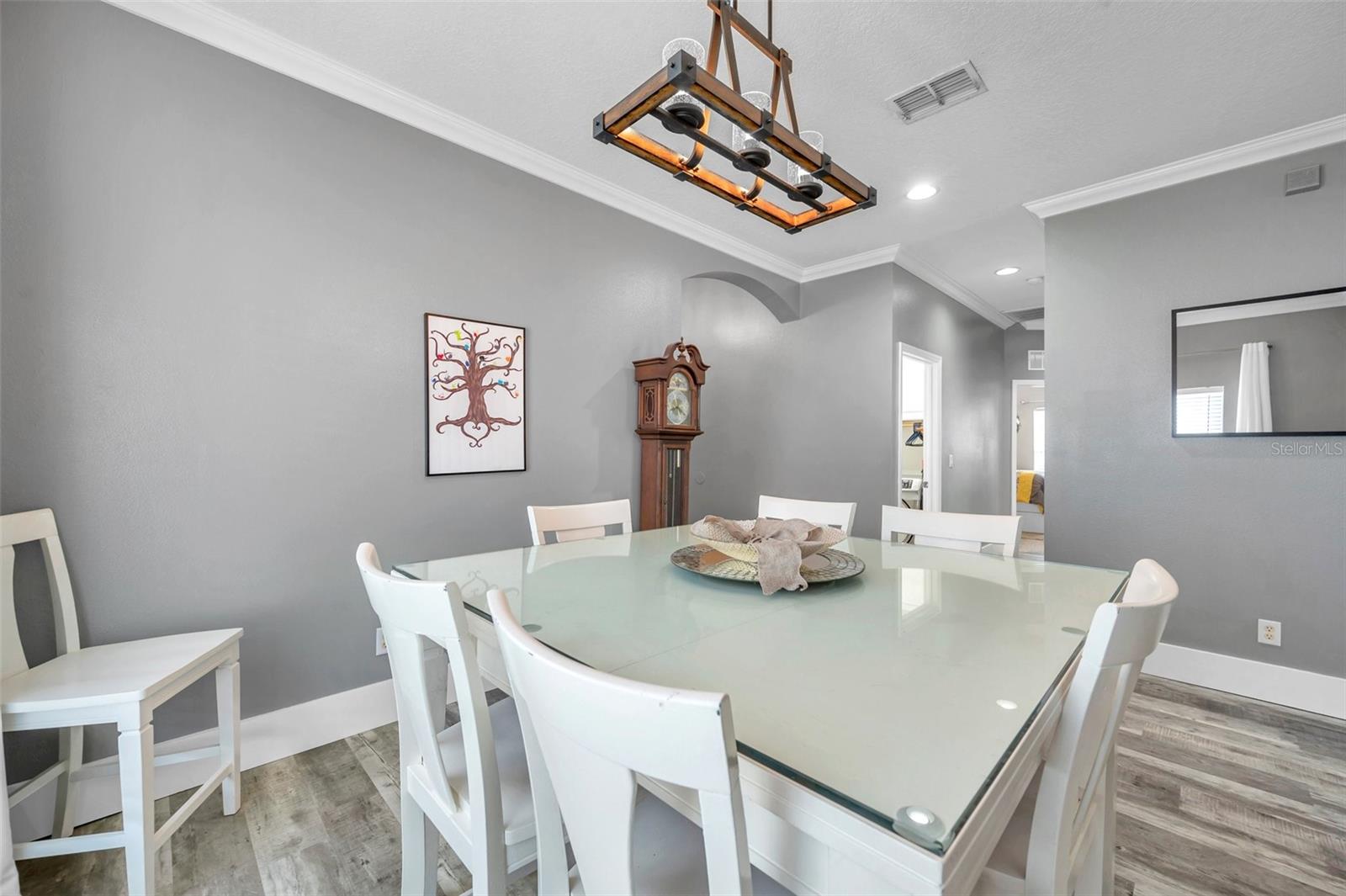 Image 14 of 100 For 9309 Edistro Place