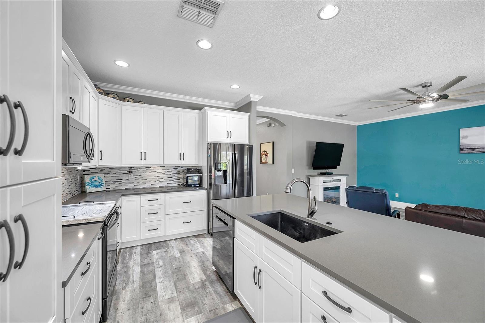 Image 18 of 100 For 9309 Edistro Place