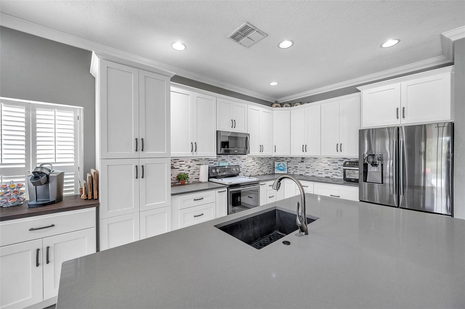 Image 20 of 100 For 9309 Edistro Place
