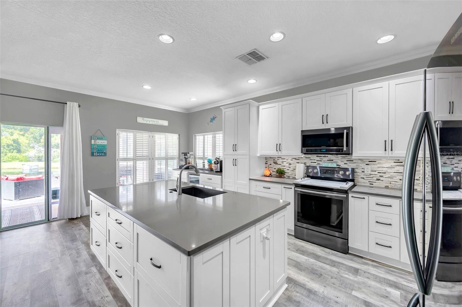 Image 22 of 100 For 9309 Edistro Place