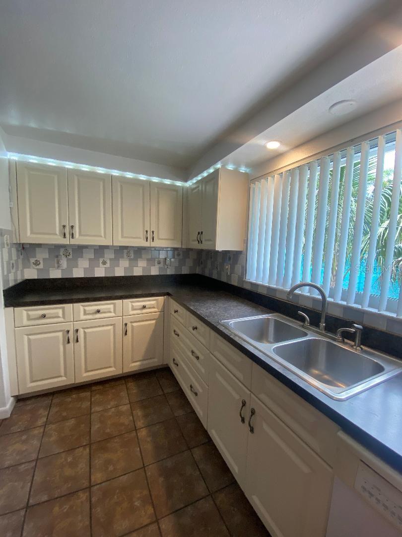 Image 35 of 46 For 3530 Beechwood Terrace N