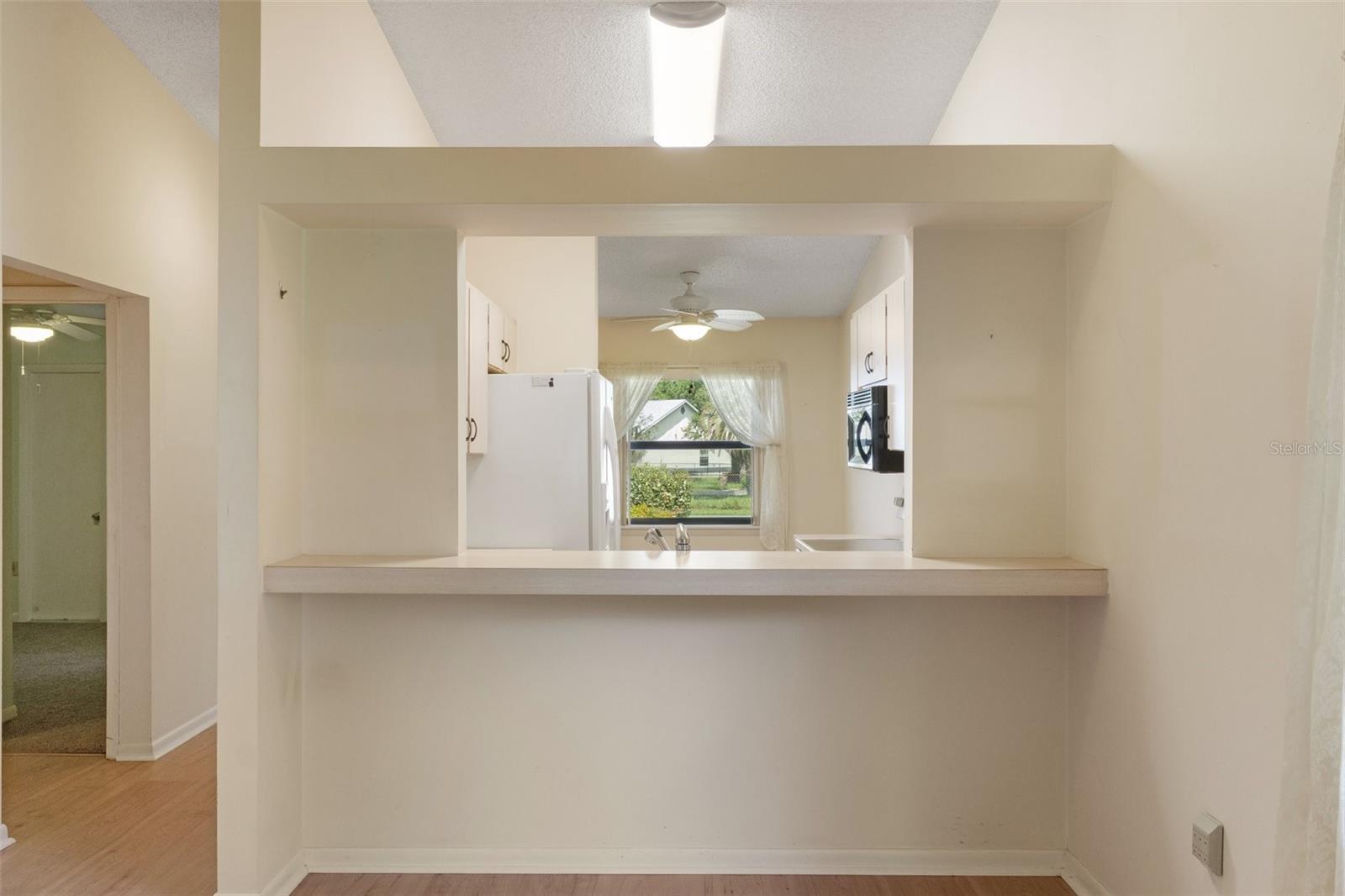 Listing photo id 10 for 582 Whispering Pines Boulevard