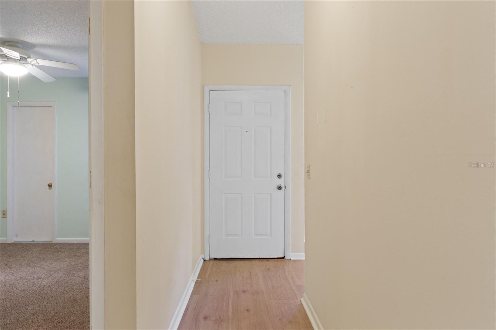 Listing photo id 16 for 582 Whispering Pines Boulevard