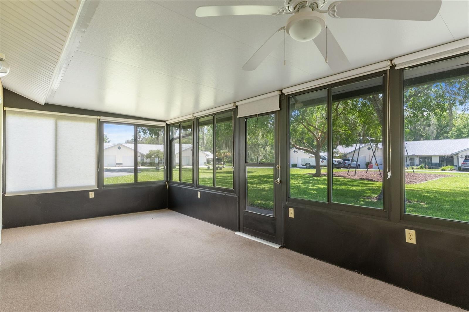 Listing photo id 25 for 582 Whispering Pines Boulevard