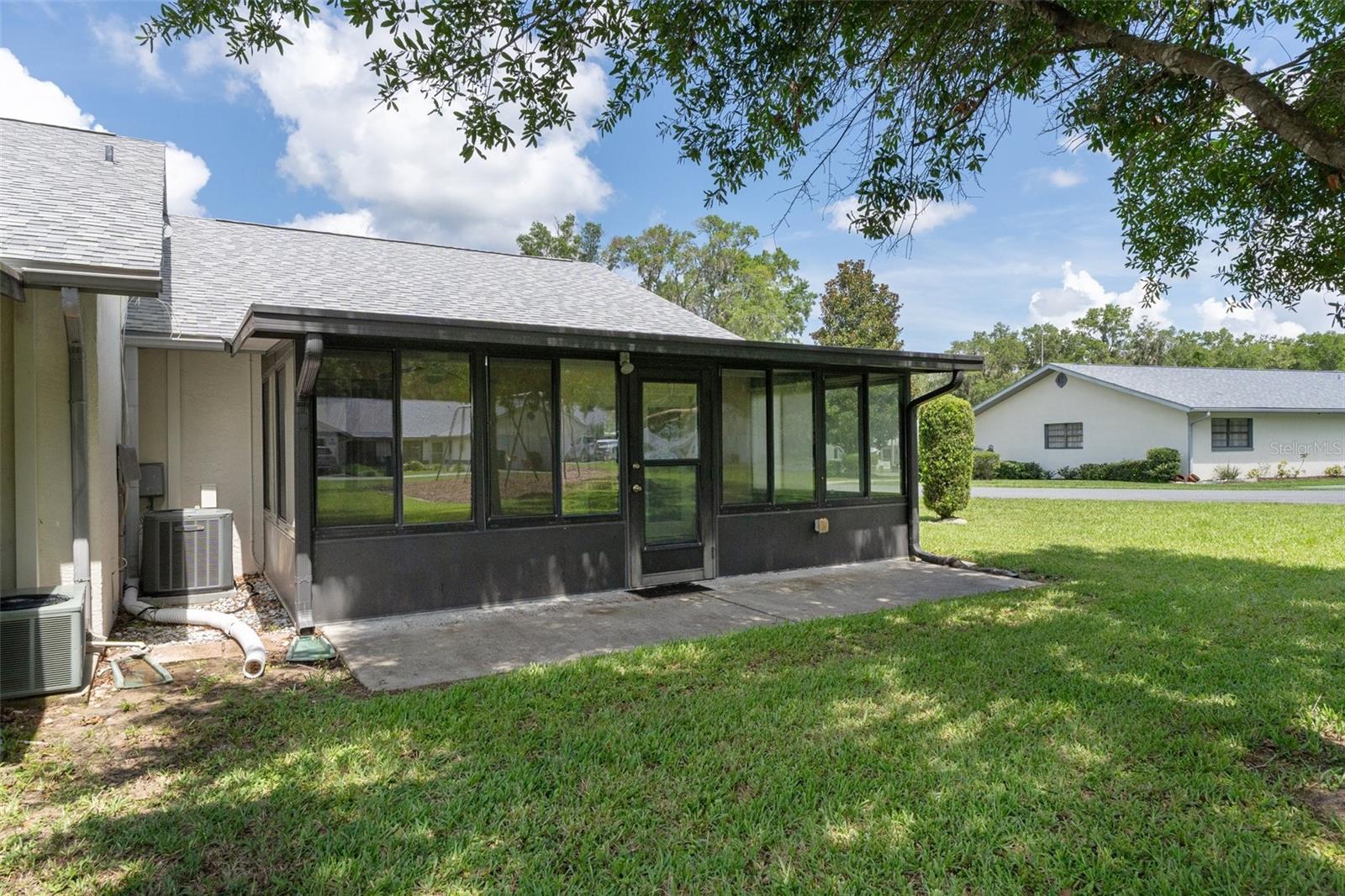 Listing photo id 27 for 582 Whispering Pines Boulevard