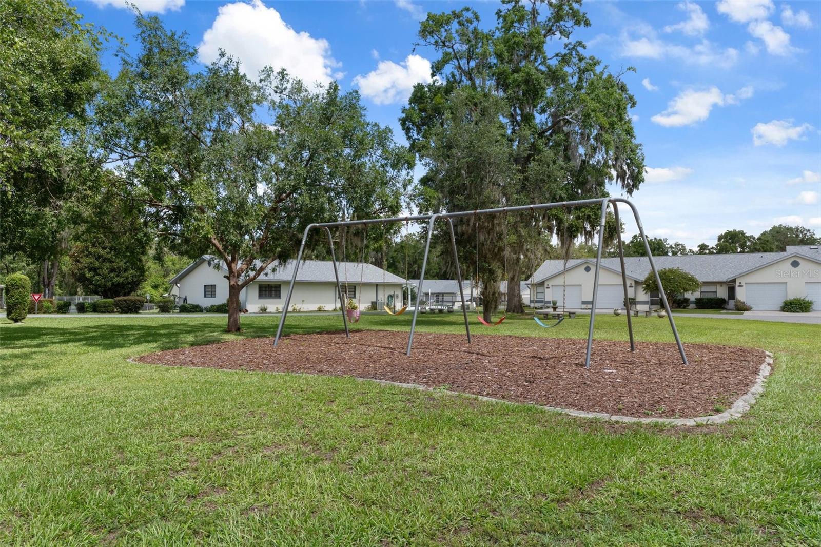 Listing photo id 29 for 582 Whispering Pines Boulevard