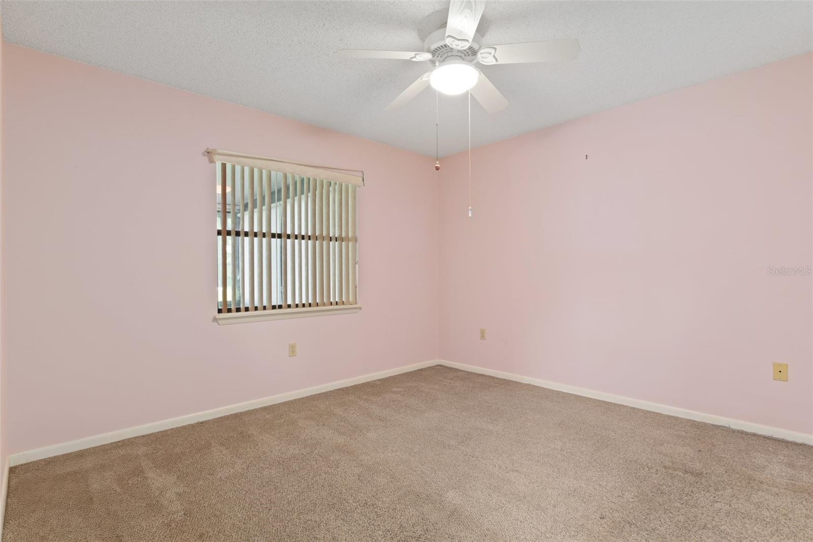 Listing photo id 3 for 582 Whispering Pines Boulevard