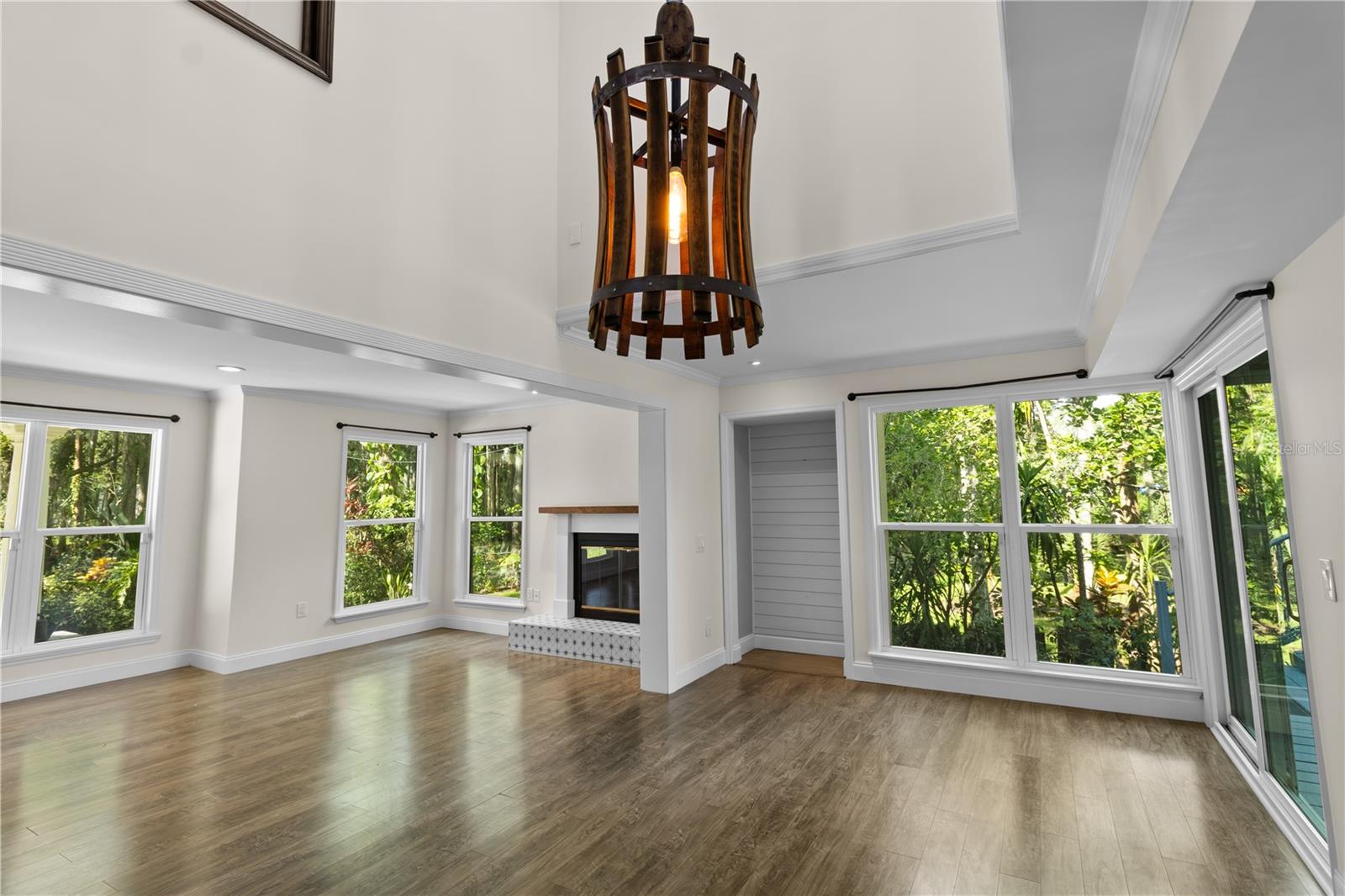 Listing photo id 10 for 2202 Amity Court