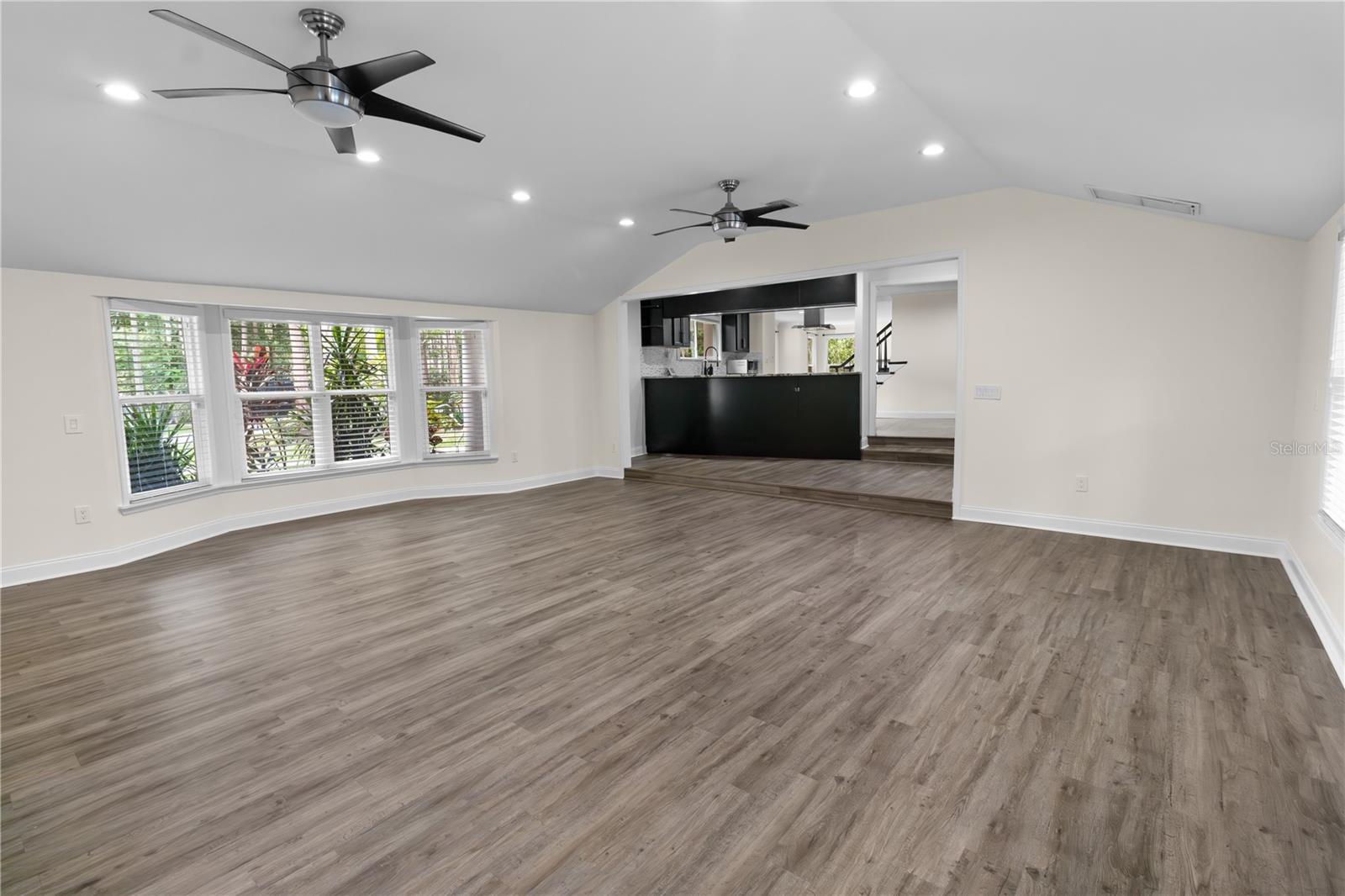 Listing photo id 21 for 2202 Amity Court