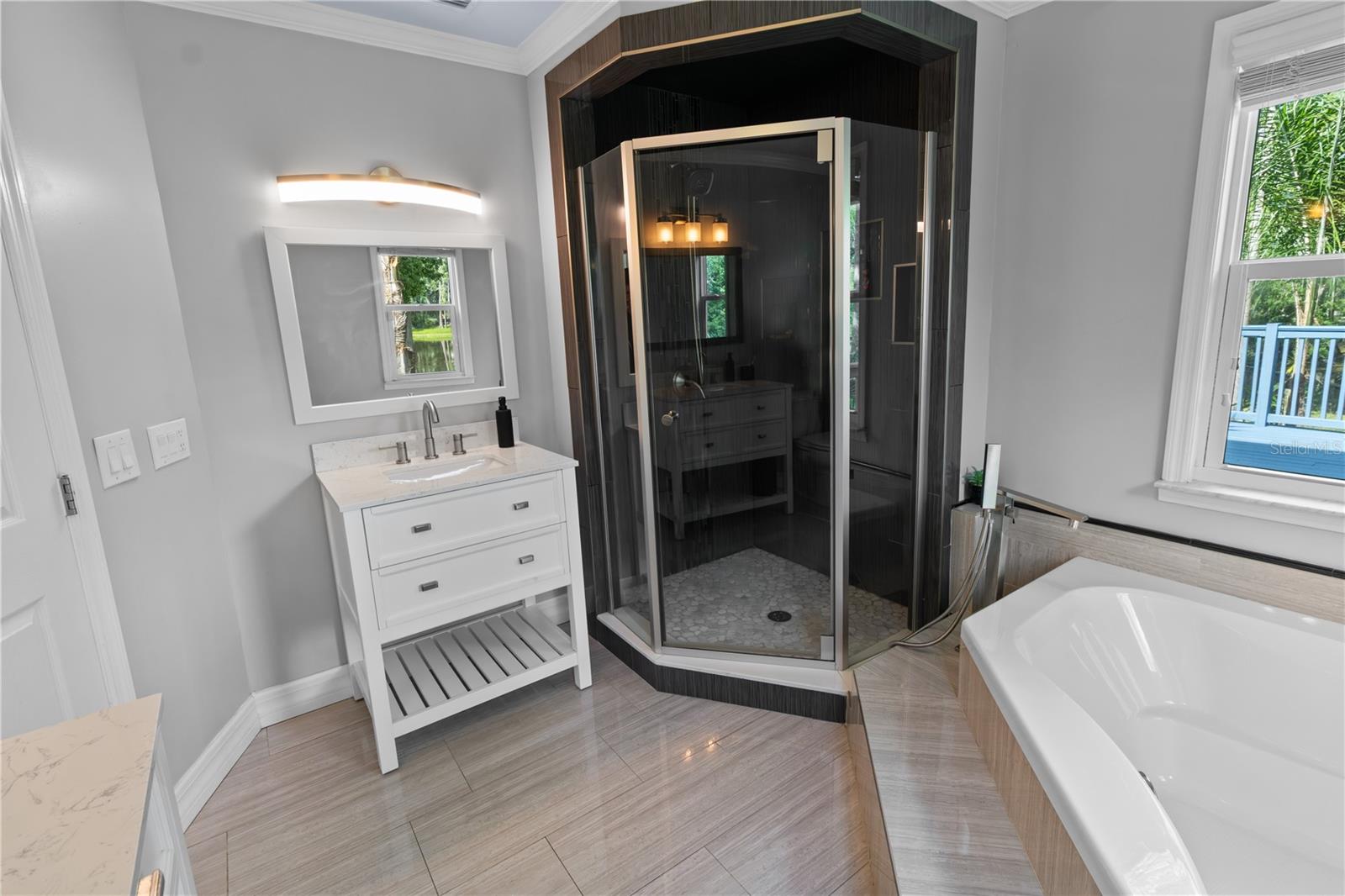 Listing photo id 28 for 2202 Amity Court
