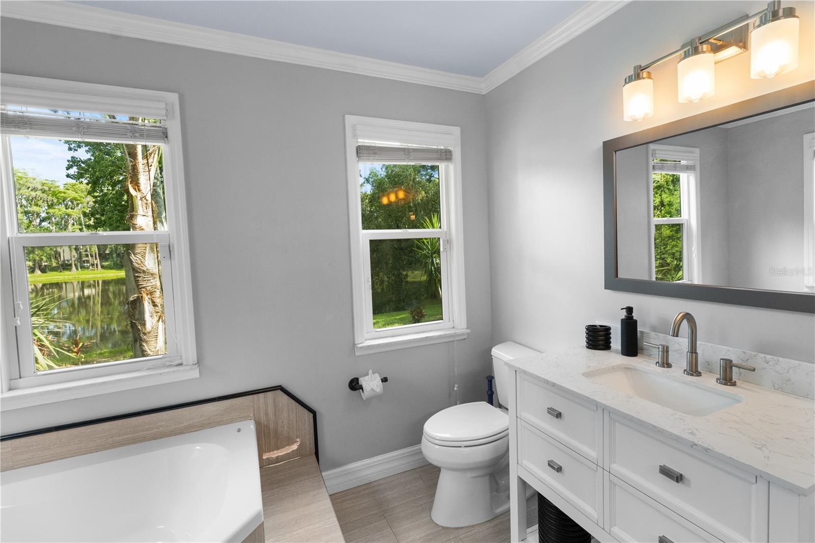 Listing photo id 30 for 2202 Amity Court