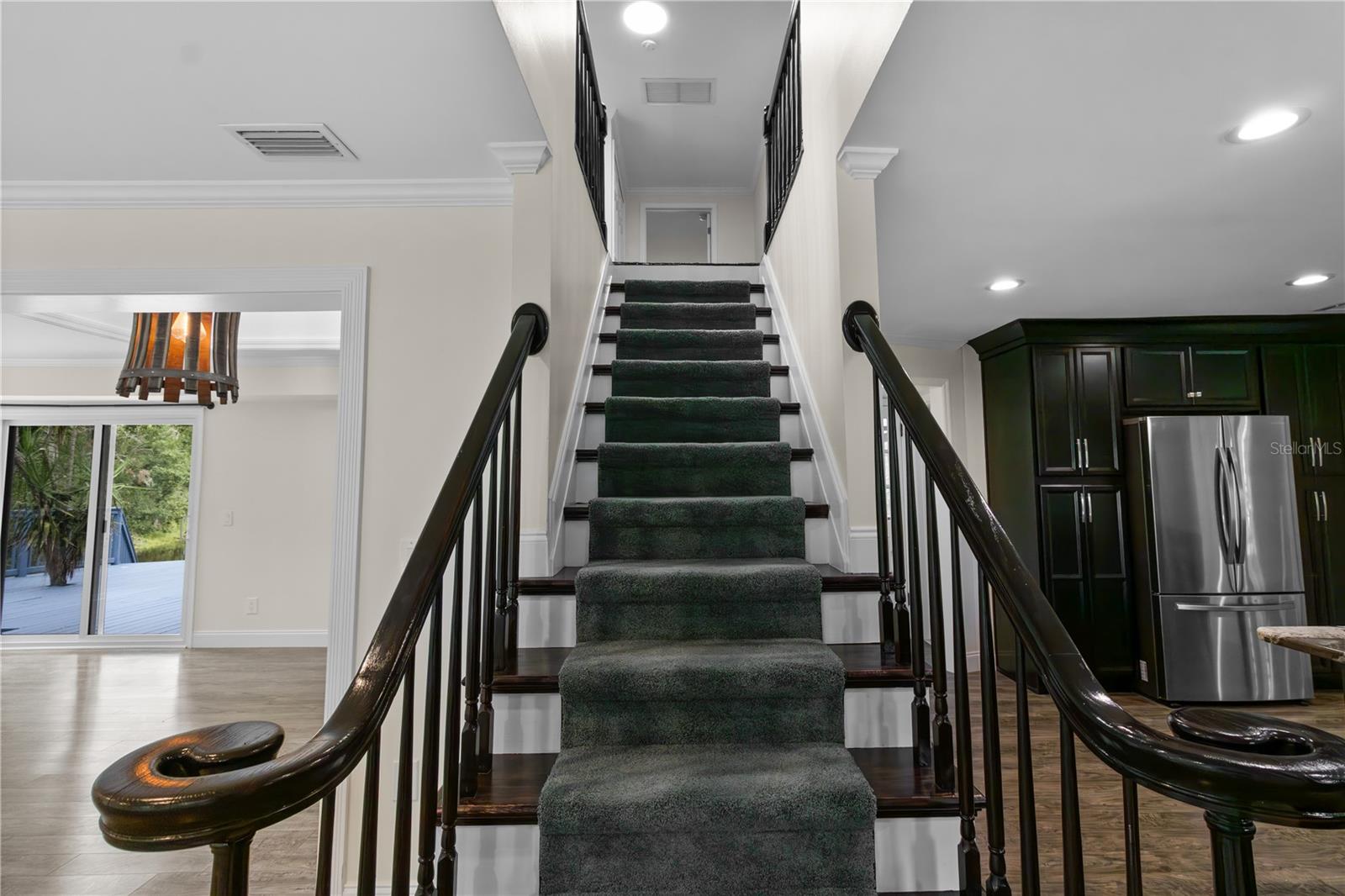 Listing photo id 33 for 2202 Amity Court