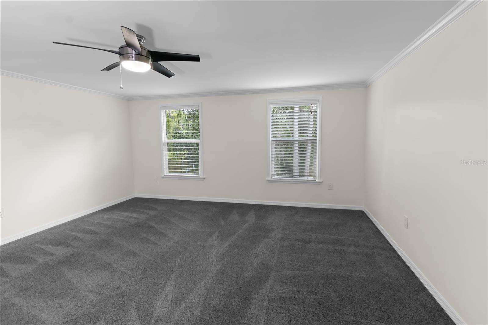 Listing photo id 35 for 2202 Amity Court