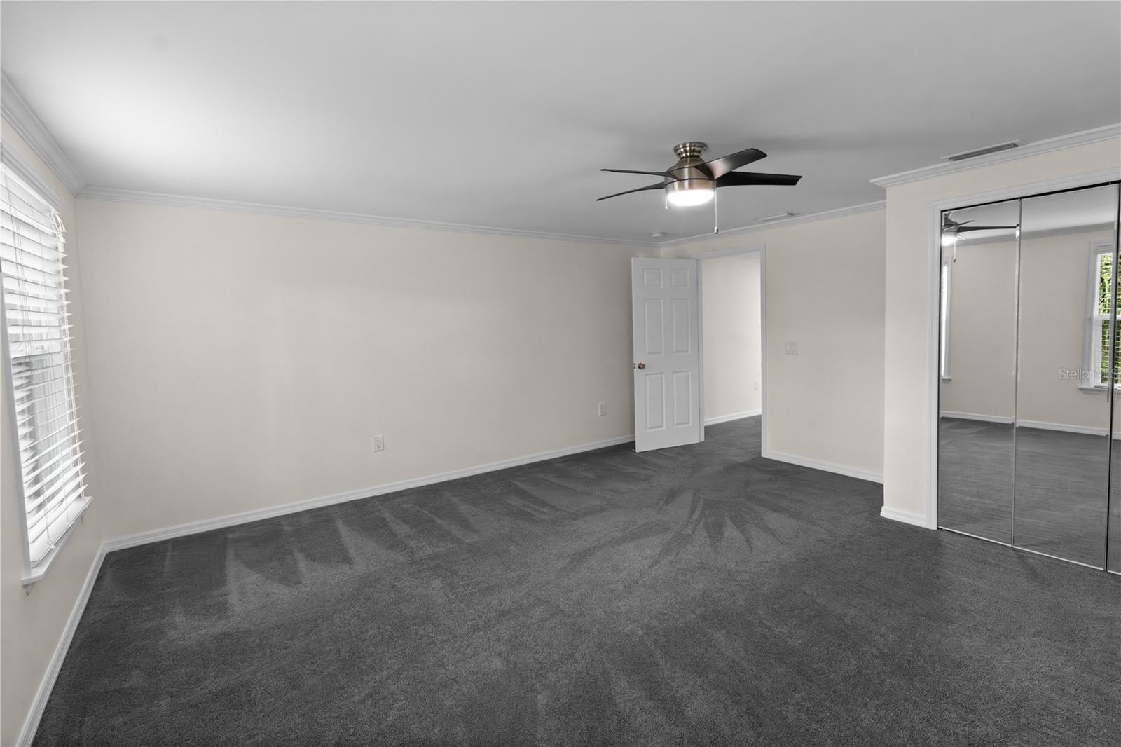 Listing photo id 36 for 2202 Amity Court