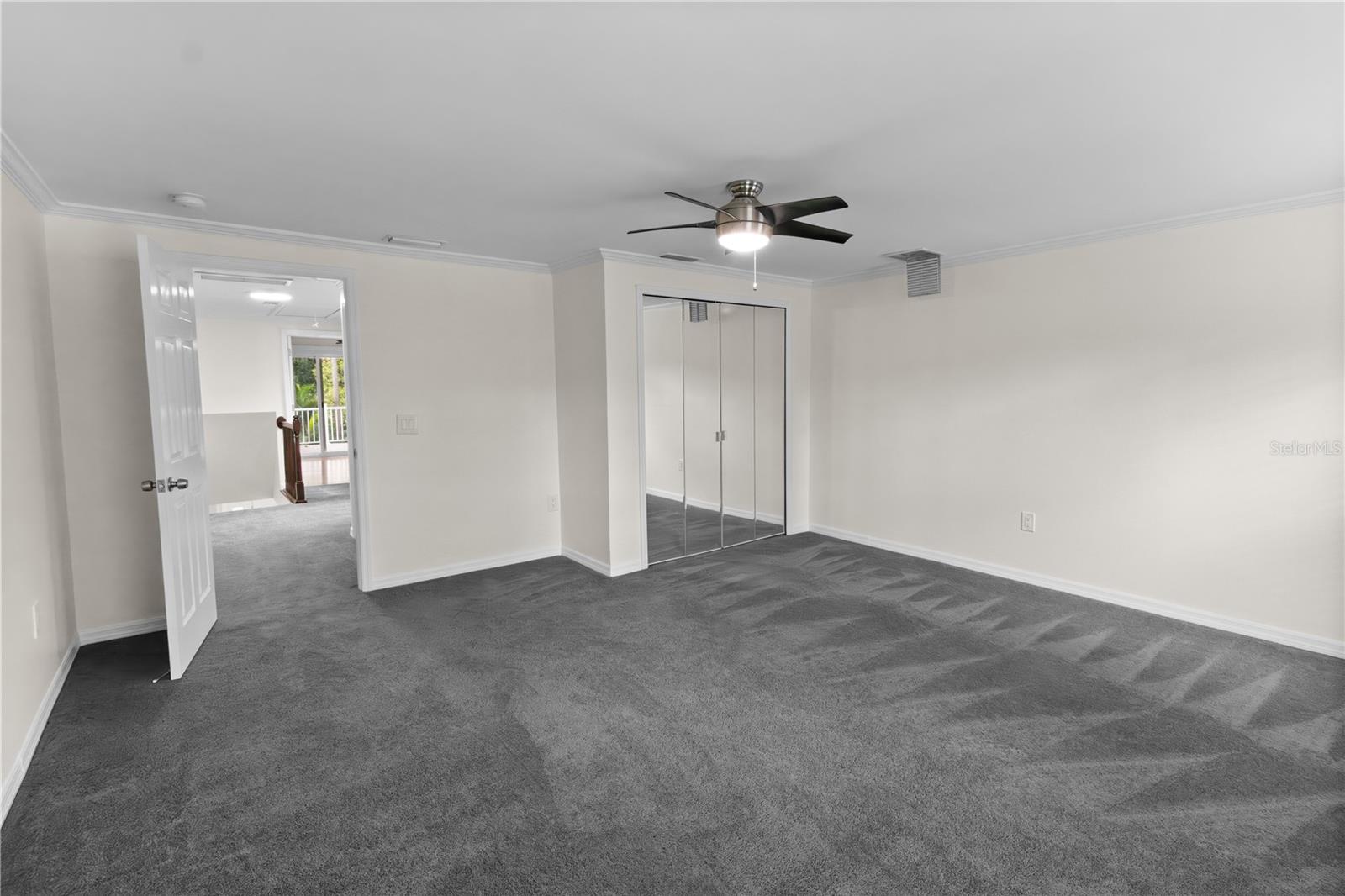 Listing photo id 38 for 2202 Amity Court