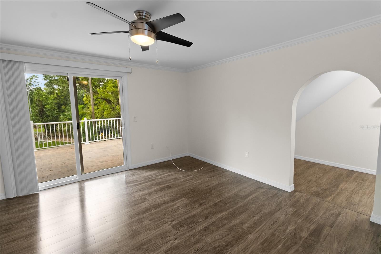 Listing photo id 42 for 2202 Amity Court