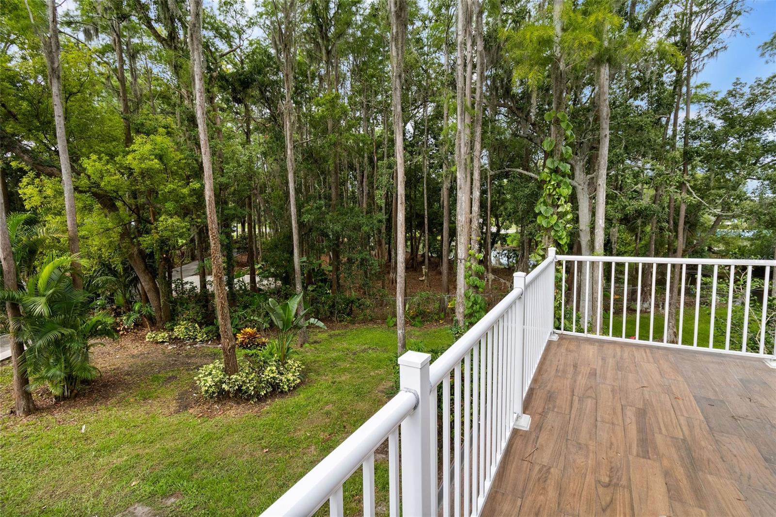 Listing photo id 43 for 2202 Amity Court