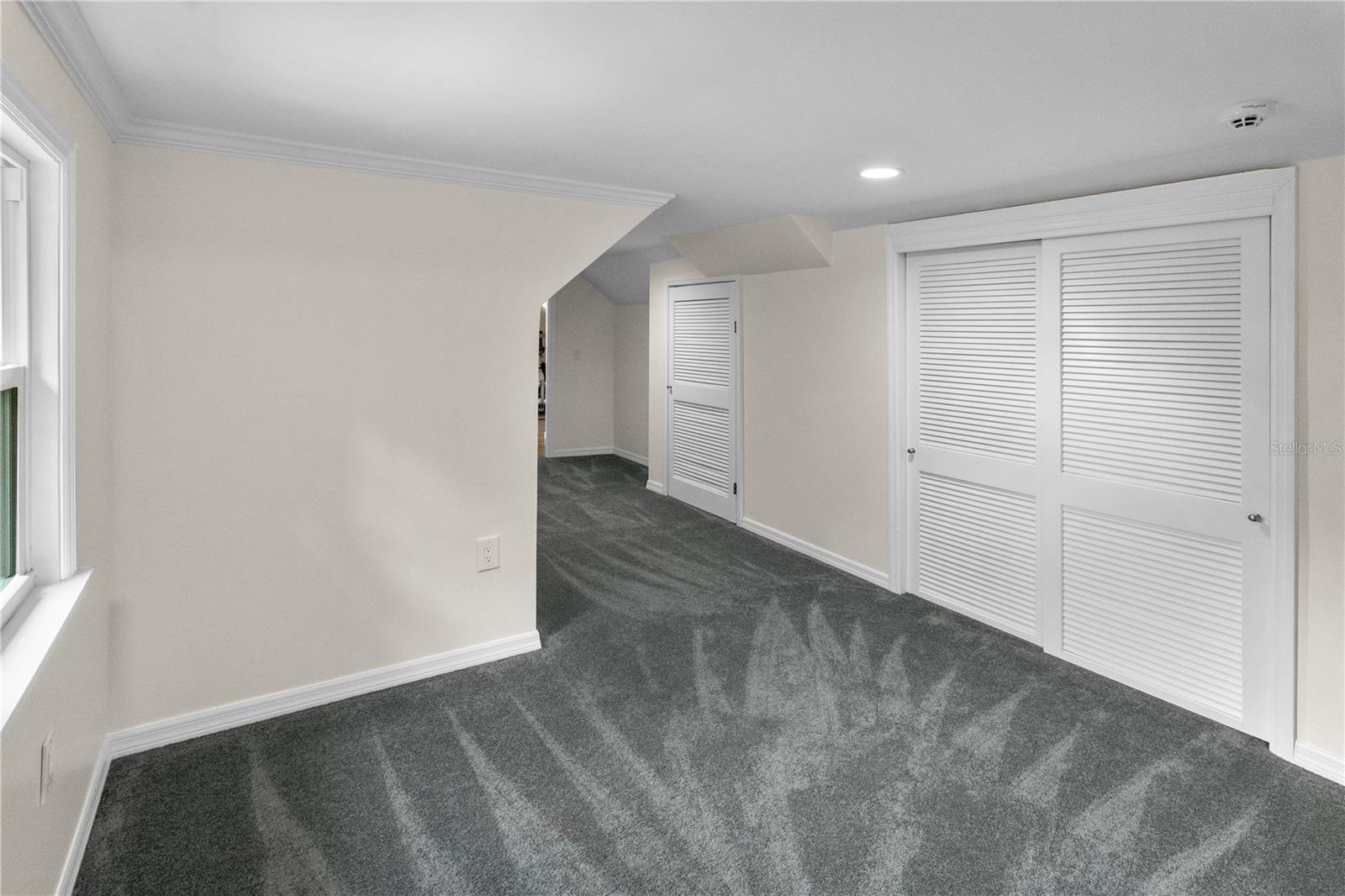 Listing photo id 44 for 2202 Amity Court