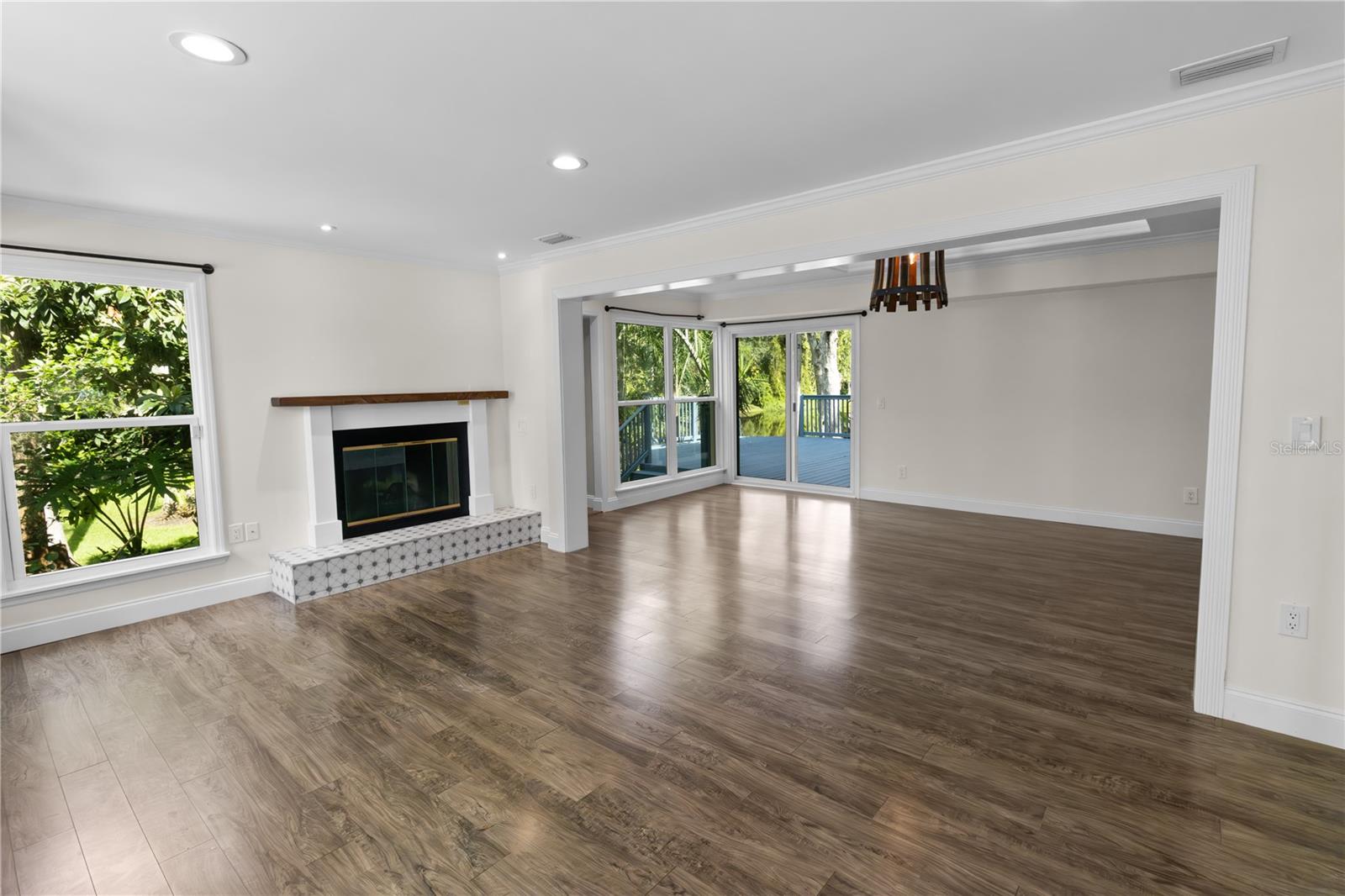 Listing photo id 4 for 2202 Amity Court