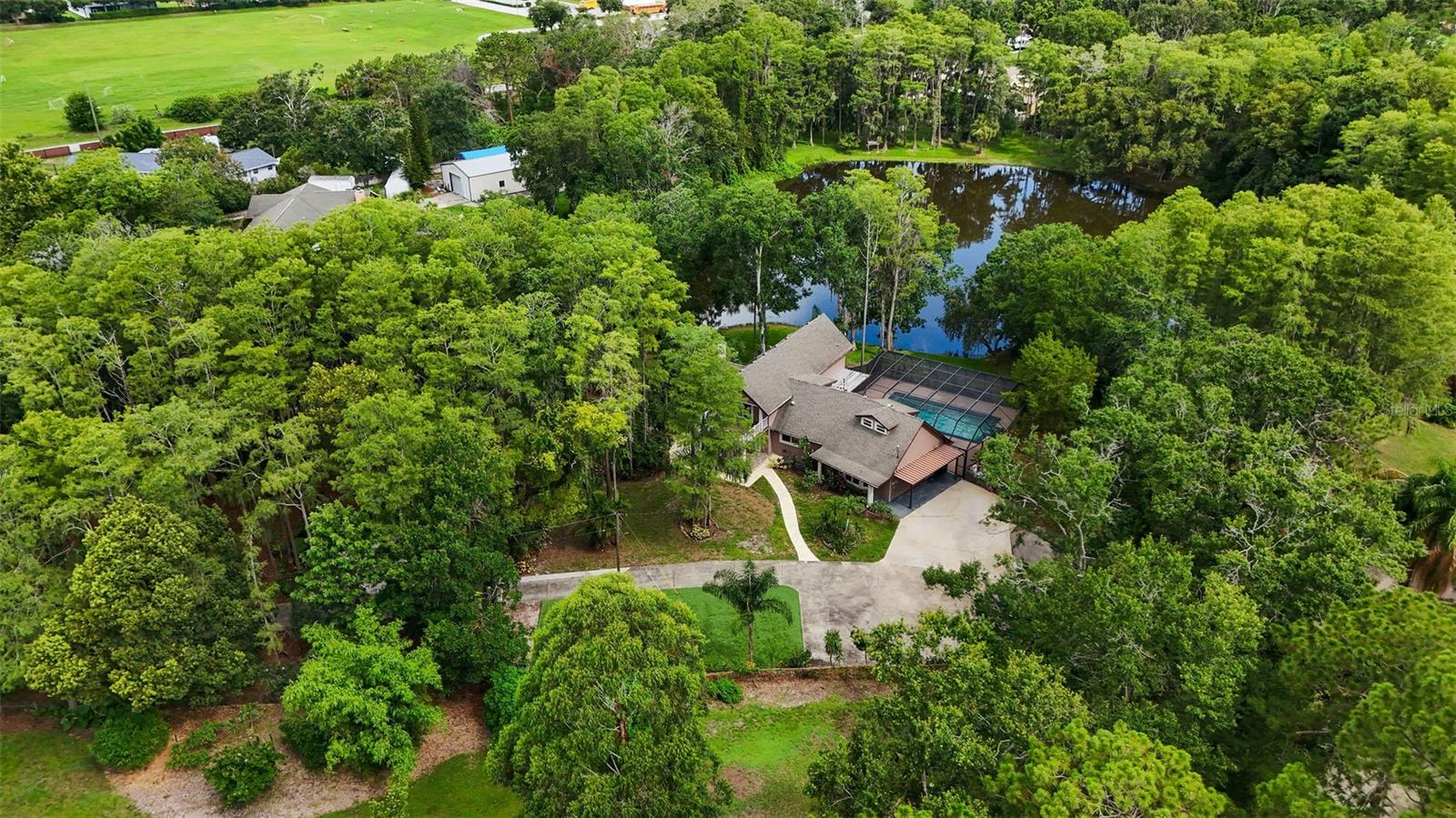 Listing photo id 62 for 2202 Amity Court