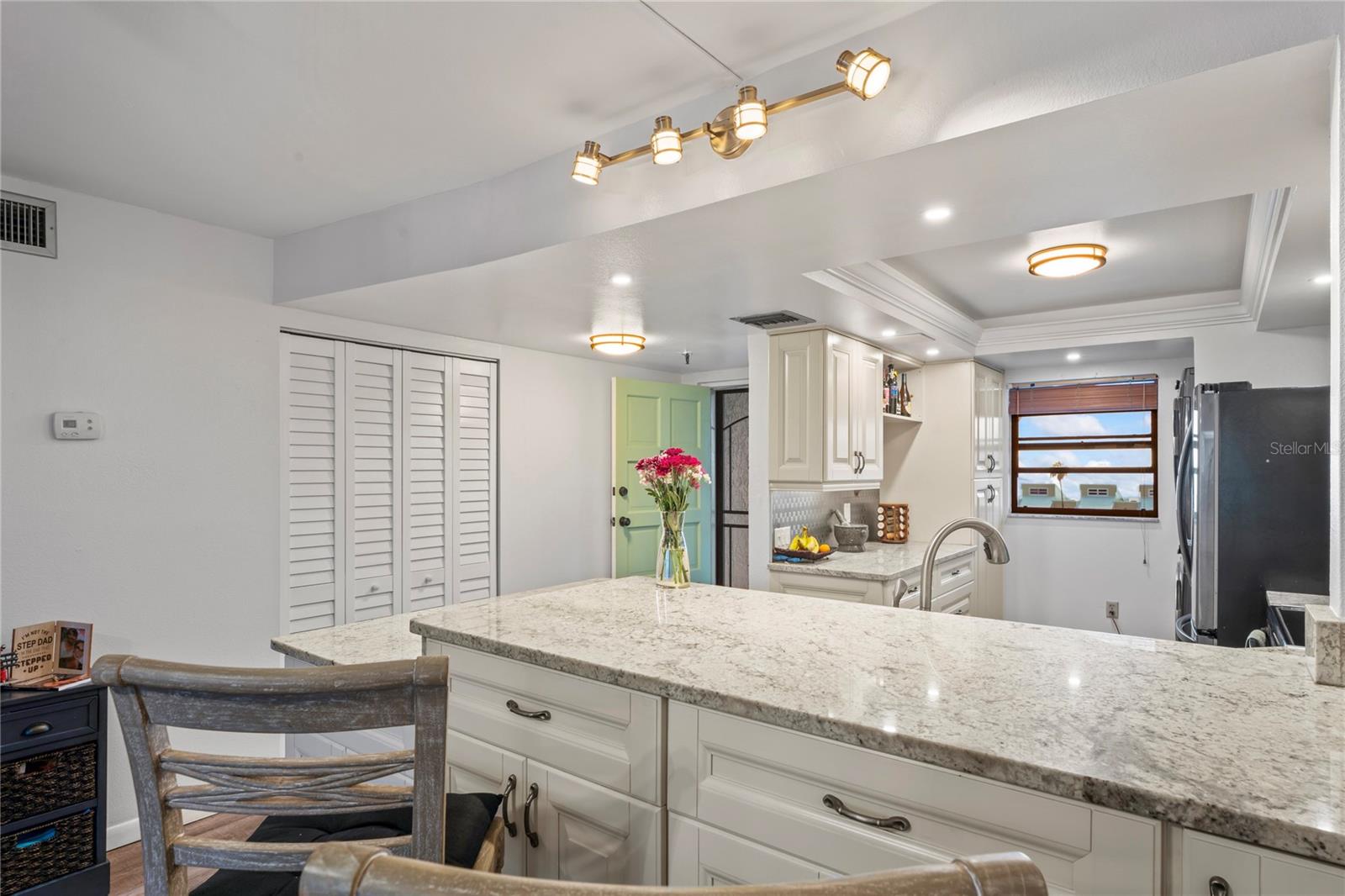 Image 17 of 70 For 19531 Gulf Boulevard 611