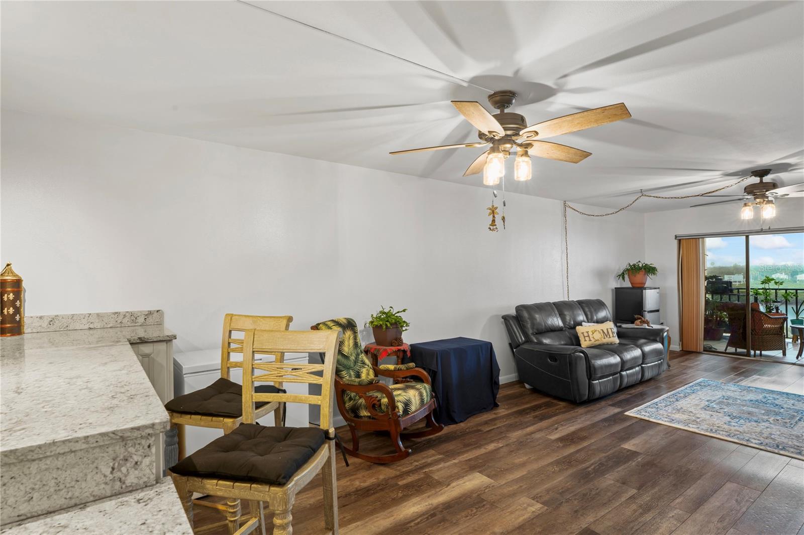 Image 21 of 70 For 19531 Gulf Boulevard 611