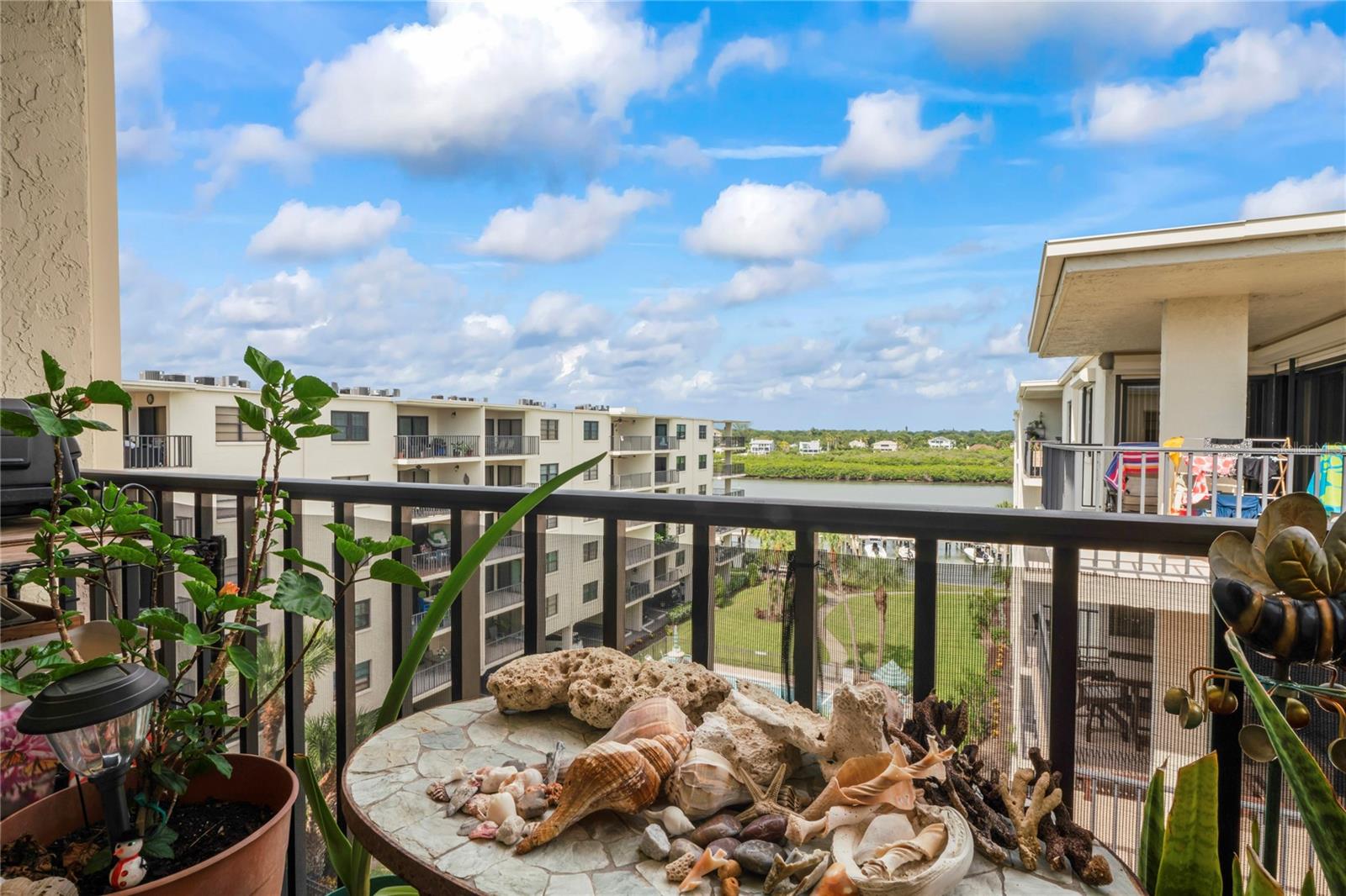 Image 35 of 70 For 19531 Gulf Boulevard 611