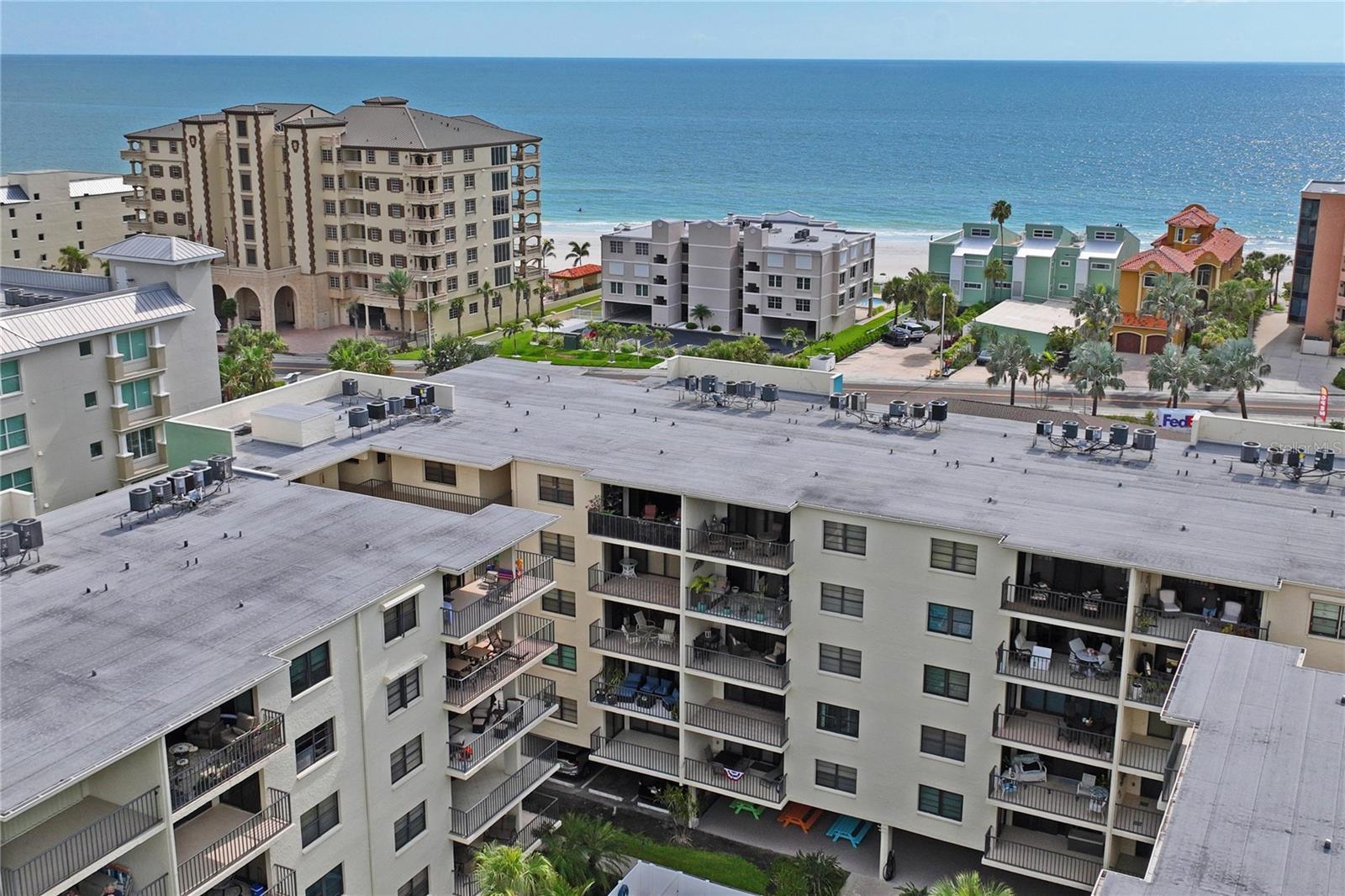 Image 59 of 70 For 19531 Gulf Boulevard 611