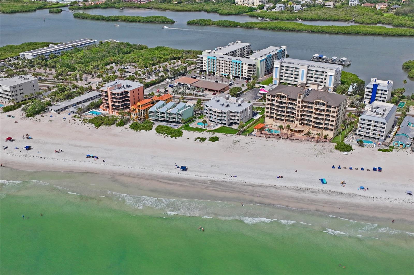 Image 63 of 70 For 19531 Gulf Boulevard 611