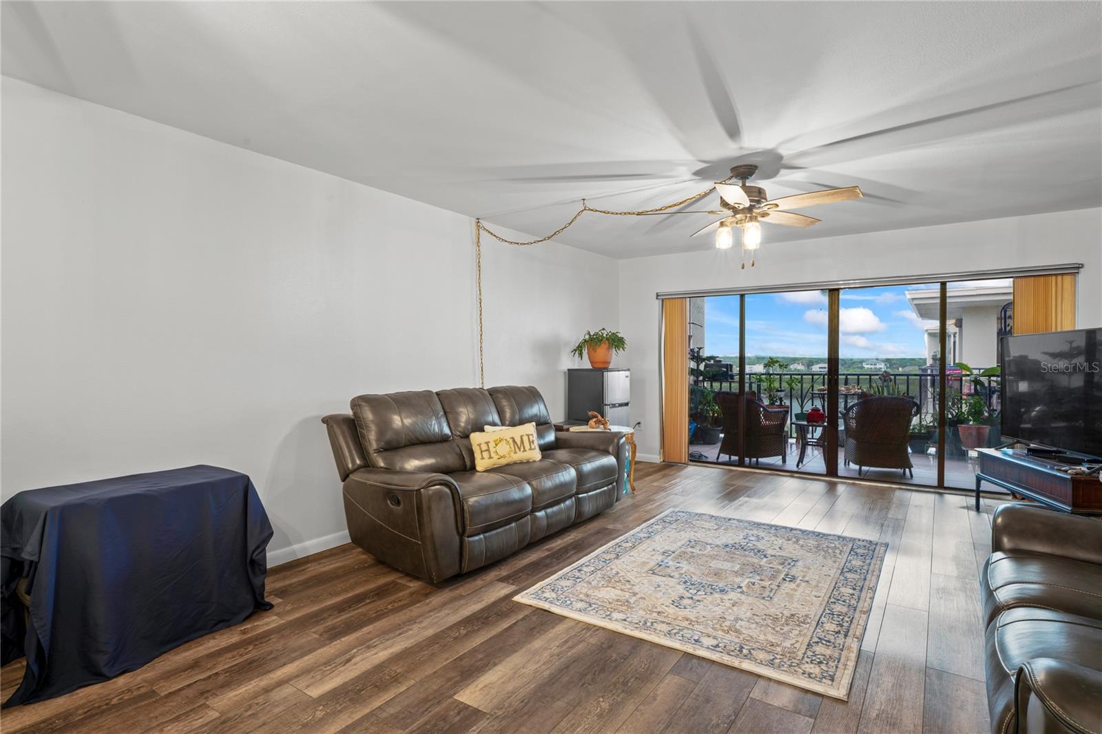 Image 7 of 70 For 19531 Gulf Boulevard 611