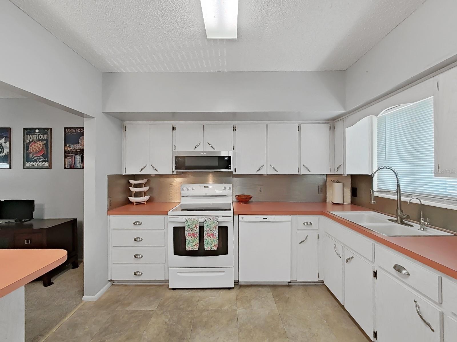 Image 12 of 70 For 2261 Swedish Drive 37