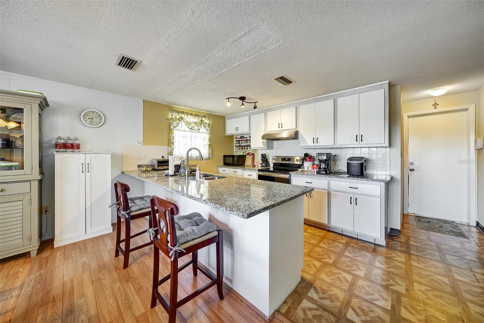 Image 10 of 17 For 7118 Cherry Laurel Drive