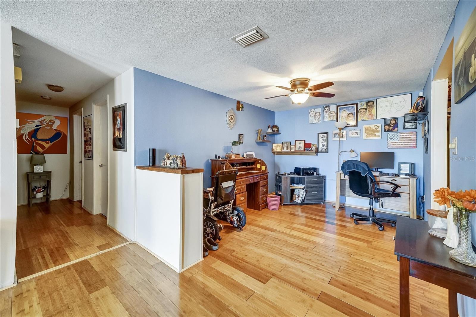 Image 4 of 17 For 7118 Cherry Laurel Drive