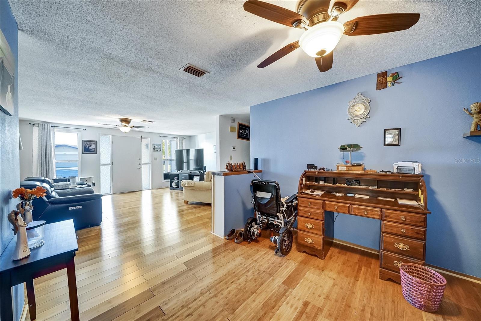 Image 5 of 17 For 7118 Cherry Laurel Drive
