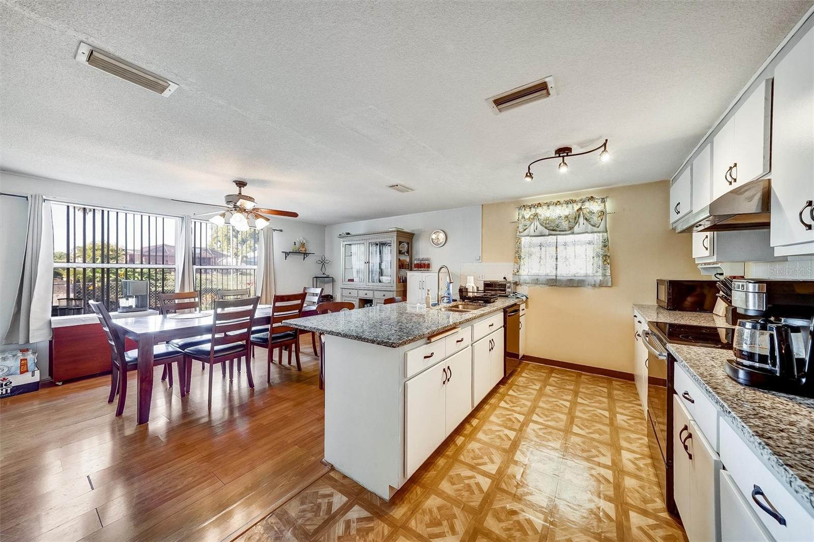 Image 6 of 17 For 7118 Cherry Laurel Drive