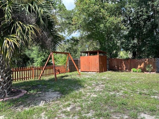 Listing photo id 9 for 765 Rhyme Point
