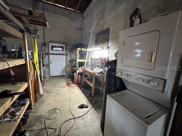 Listing photo id 12 for 765 Rhyme Point