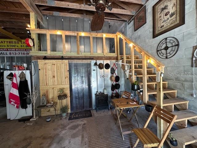Listing photo id 15 for 765 Rhyme Point