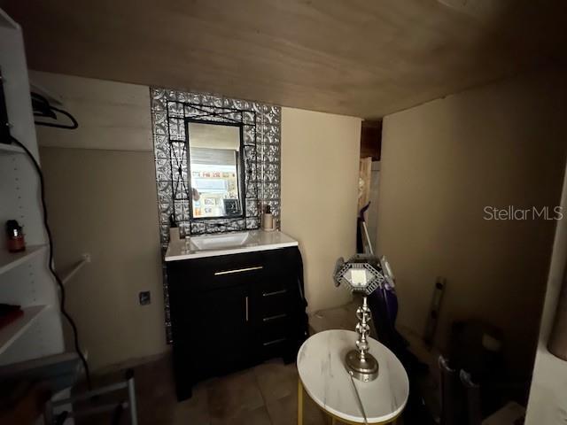 Listing photo id 22 for 765 Rhyme Point