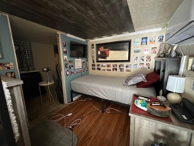 Listing photo id 23 for 765 Rhyme Point
