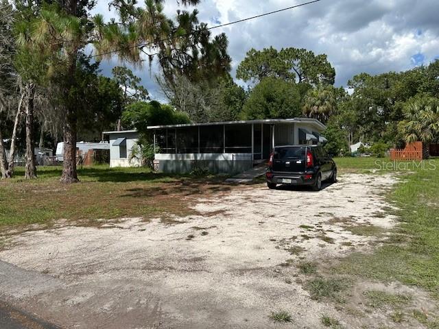 Listing photo id 29 for 765 Rhyme Point