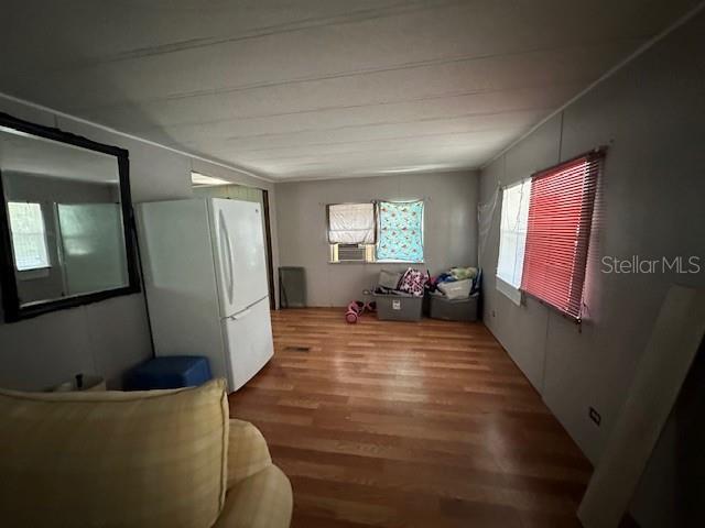 Listing photo id 32 for 765 Rhyme Point