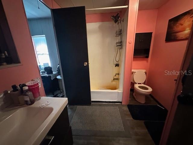 Listing photo id 34 for 765 Rhyme Point