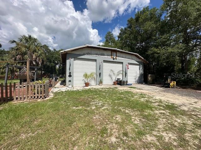 Listing photo id 4 for 765 Rhyme Point
