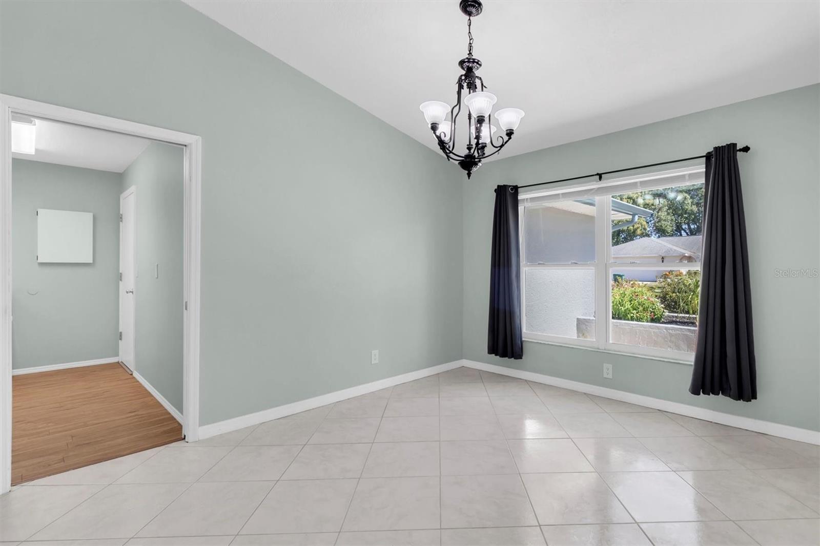 Image 11 of 45 For 3587 Fairway Forest Drive