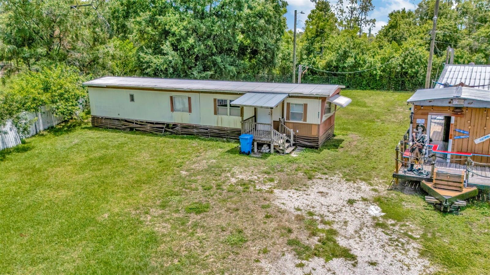 Image 10 of 12 For 8001 Meadowview Circle